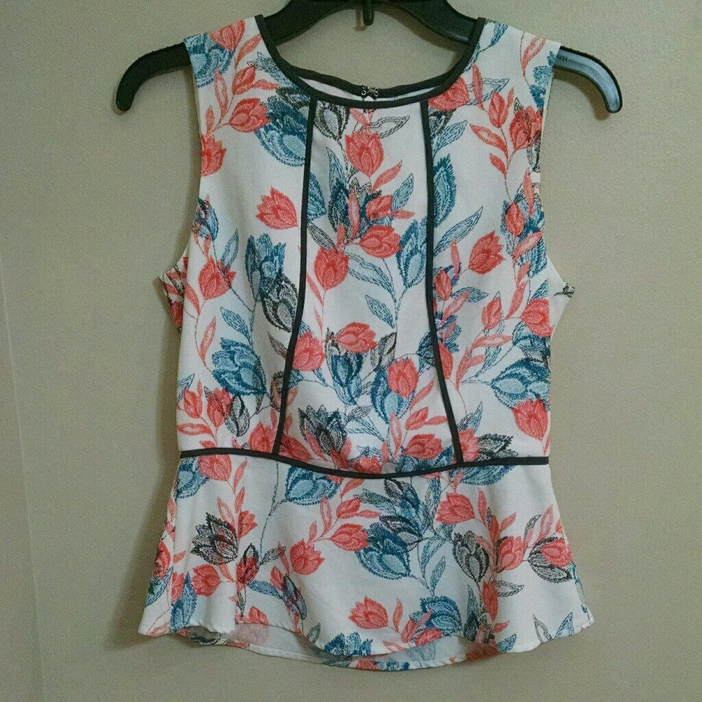 Adorable Banana Republic Sleeveless Floral Top NWT